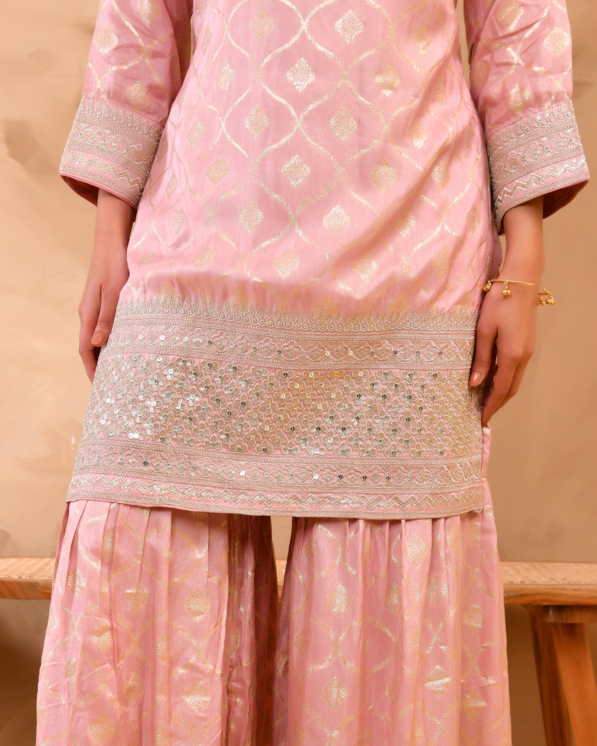 Fully embroidered heavy-look jacquard silk suit